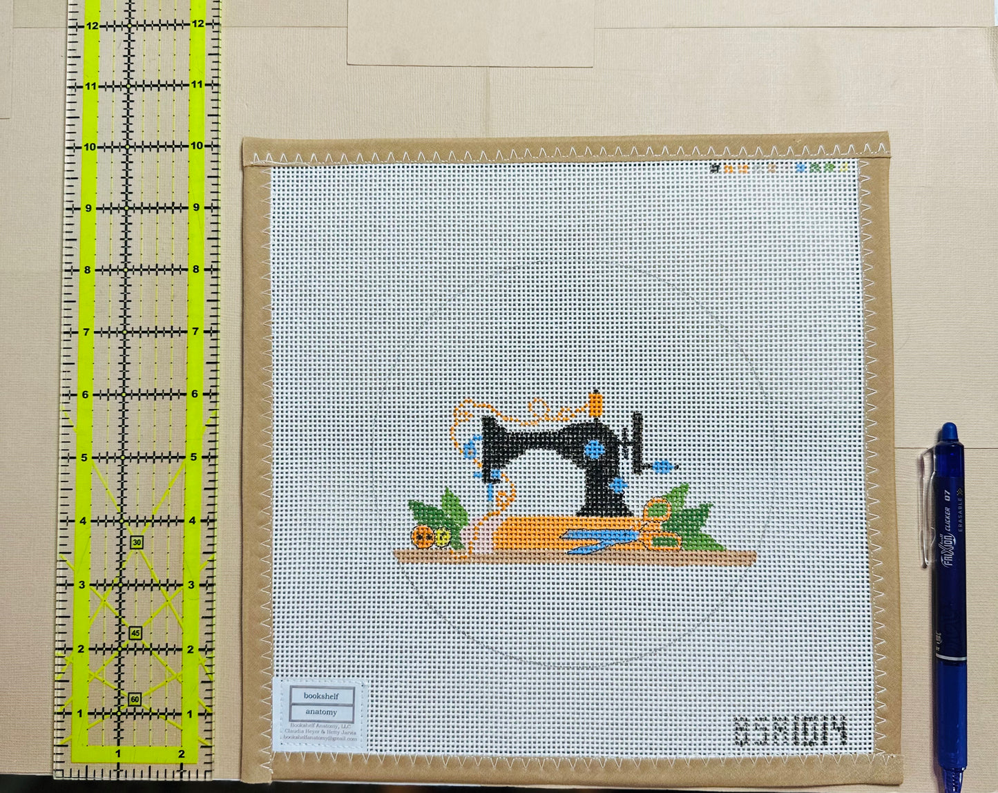 Sewing Machine 6" Circle - Bookshelf Anatomy Design
