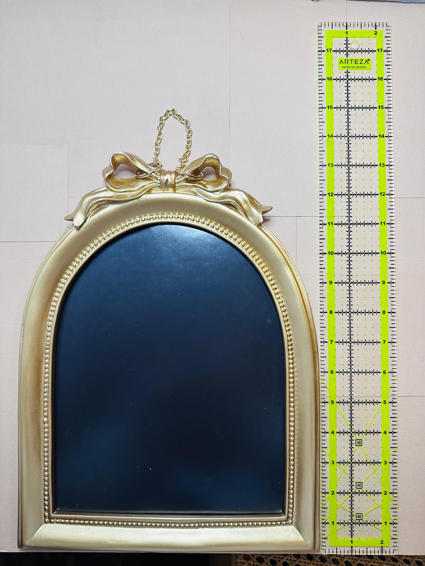 Bow Needleminder Display Holder