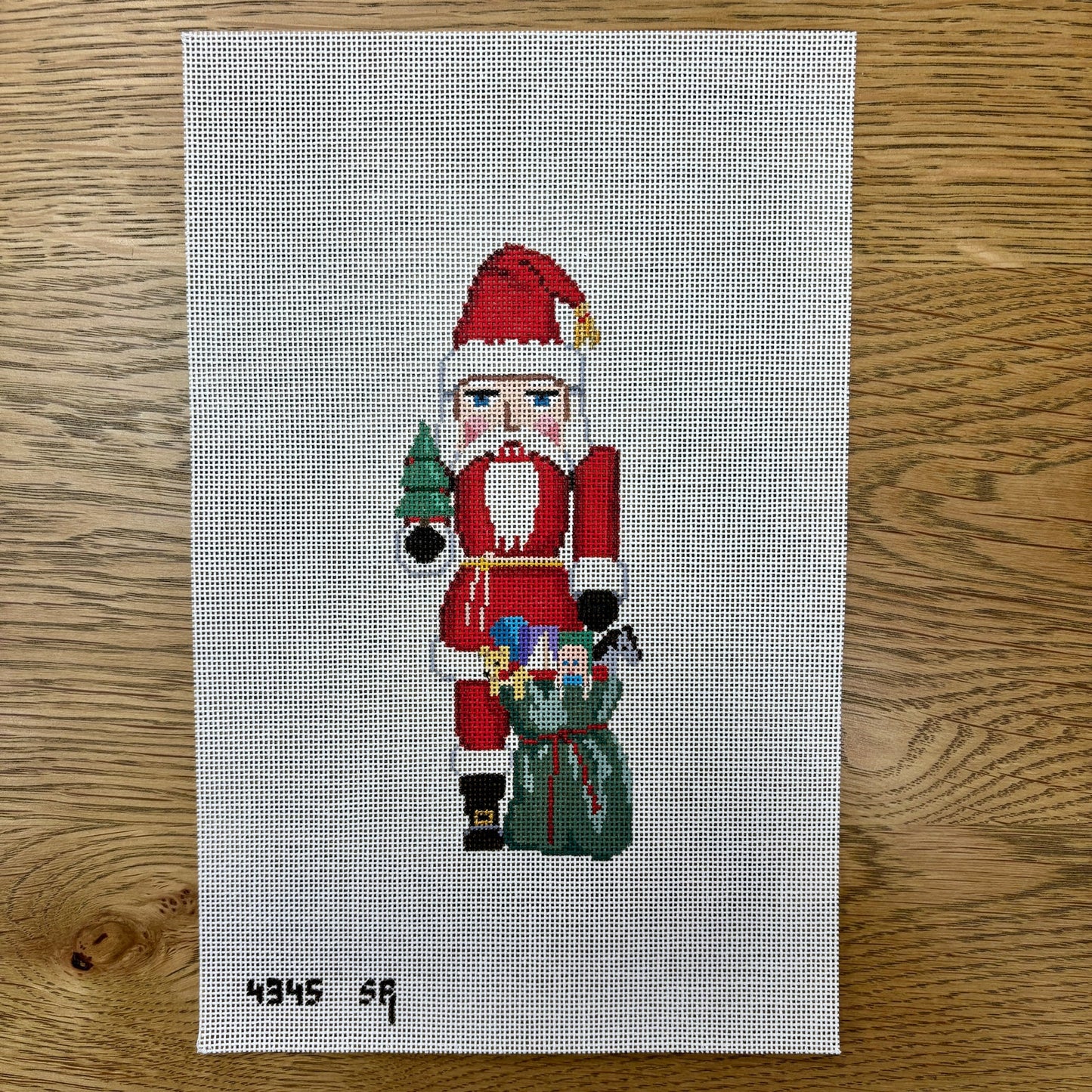 Santa With Bag and Tree Nutcracker 6.5" SR4345